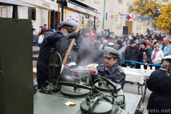 Варна чества Никулден с тържествени ритуали и рибен курбан.