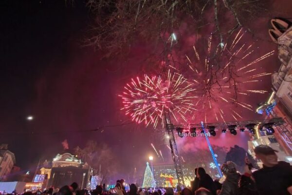 Варна посреща 2026 година с грандиозен концерт на пл. „Независимост“: Ищар, C-Block и български звезди ще радват публиката.