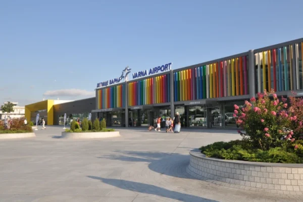 Полетите на SunExpress за Варна и Бургас отпадат през 2026