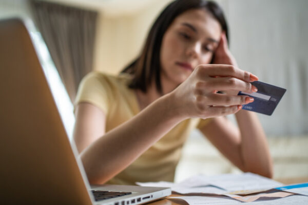 Експерт дава съвети как да избегнем дълговата спирала през новата година