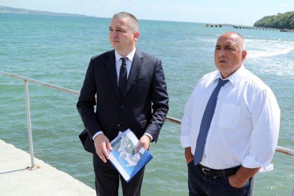 Европейската прокуратура вкарва в съда делото срещу бившия кмет на Варна Иван Портних и други за измама с реконструкция на рибарското пристанище.