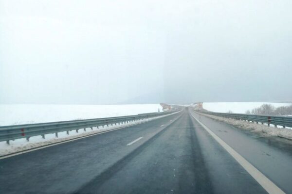 Засилен трафик и мерки за безопасност по пътищата преди Коледните празници.