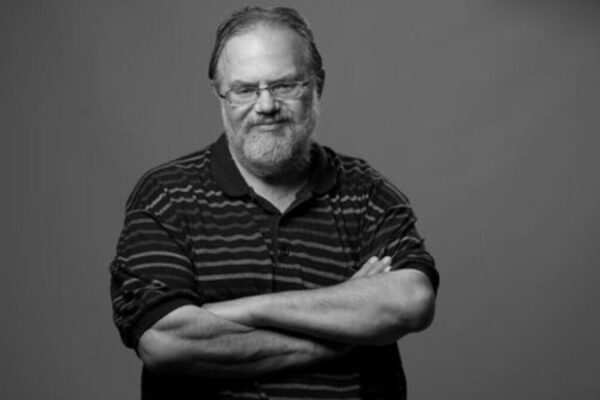 Българската интелектуална общност се прощава с Деян Кюранов