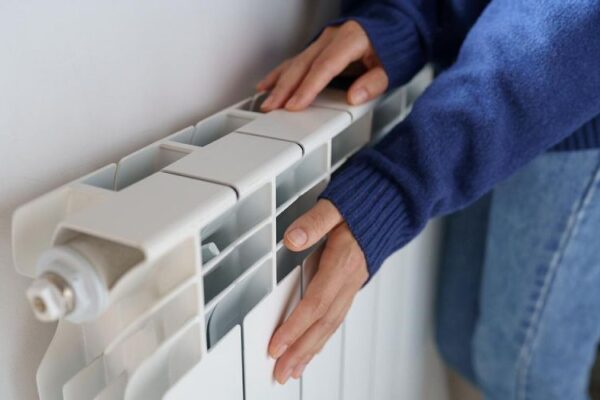 Помощите за отопление скачат с близо 10%, над 345 хил. души ще ги получат