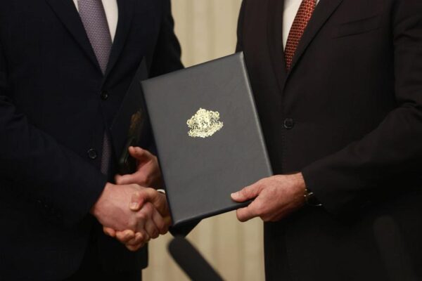 Румен Радев съобщи датата за връчване на първия мандат