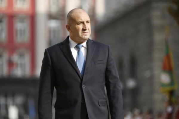 Президентът започва процедура по назначаване на служебно правителство