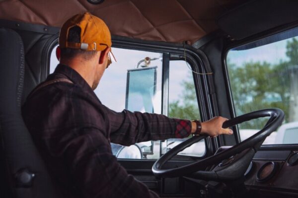 Работодатели плащат повече на тираджии, отколкото на лекари