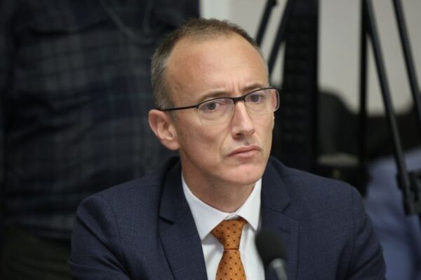 МОН запазва междусрочната ваканция само за един ден