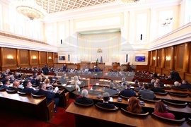 Намаляване на бюрокрацията: Отпадане на удостоверения и улесняване на административните услуги.