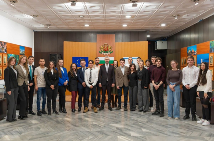 Варна учреди ученически съвет с участието на 10 училища