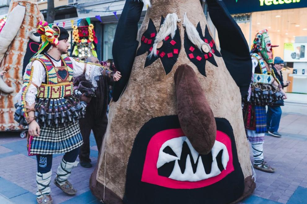 Ямбол посреща рекорден брой участници на международния фестивал „Кукерландия“.