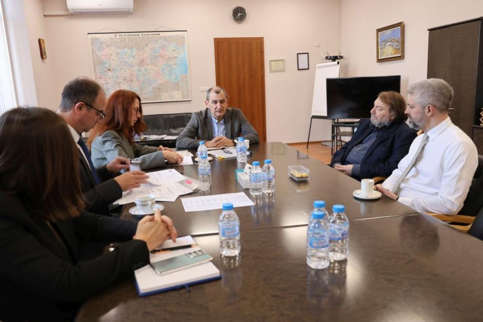 МЗ обсъжда подкрепа за „Св. Анна“ и търси решение за детската хирургия