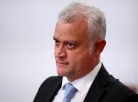 Служебният вътрешен министър Емил Дечев отрича да е искал оставки на разследващия екип по случая „Петрохан“.