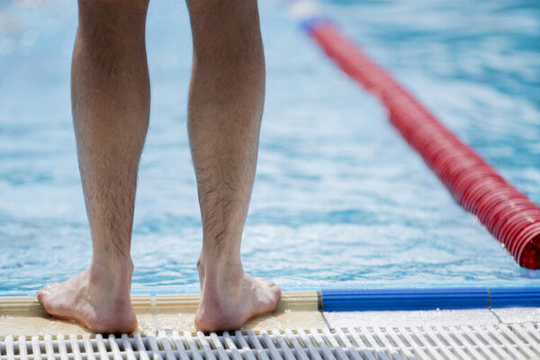 16-годишен състезател почина по време на плувен турнир в Бургас