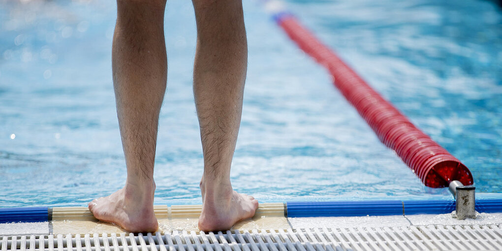 16-годишен състезател почина по време на плувен турнир в Бургас