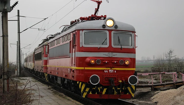 БДЖ спешно купува 98 вагона, за да избегне отмяна на влакове