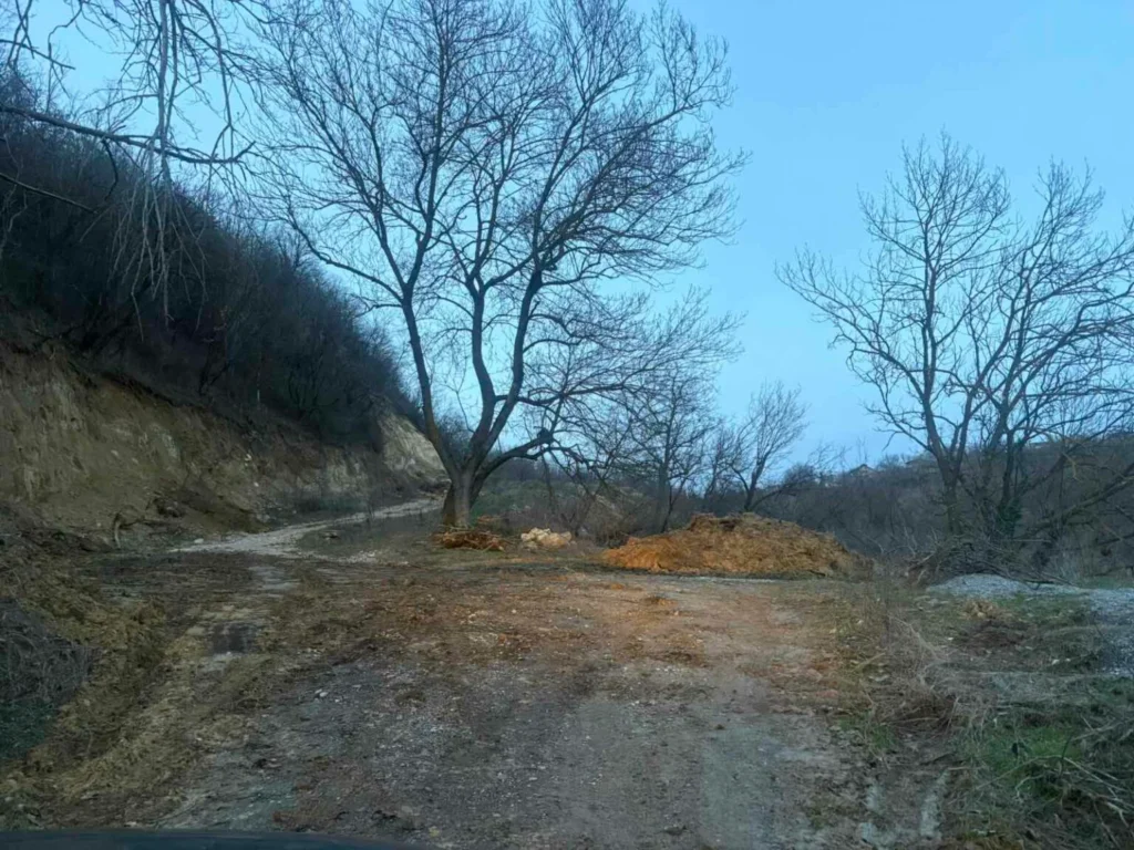 Авария след свлачище доведе до изтичане на отпадъчни води край Варна