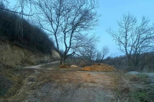 Авария след свлачище доведе до изтичане на отпадъчни води край Варна