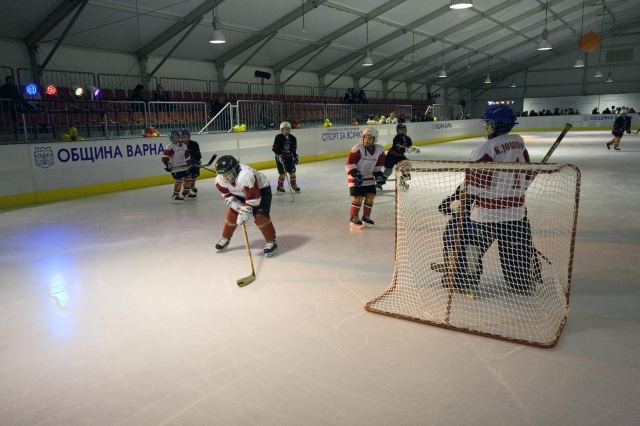 Във Варна стартират безплатни уроци по кънки и хокей за деца