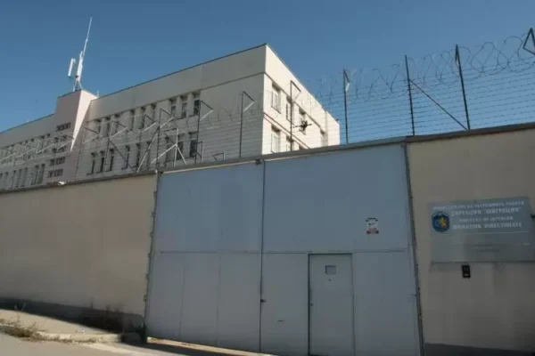 Обсъждат изграждане на затворен лагер за мигранти край румънската граница