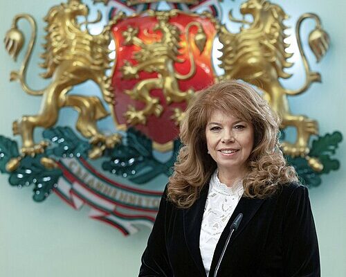 Йотова одобри правителството на Гюров и обяви дата за избори