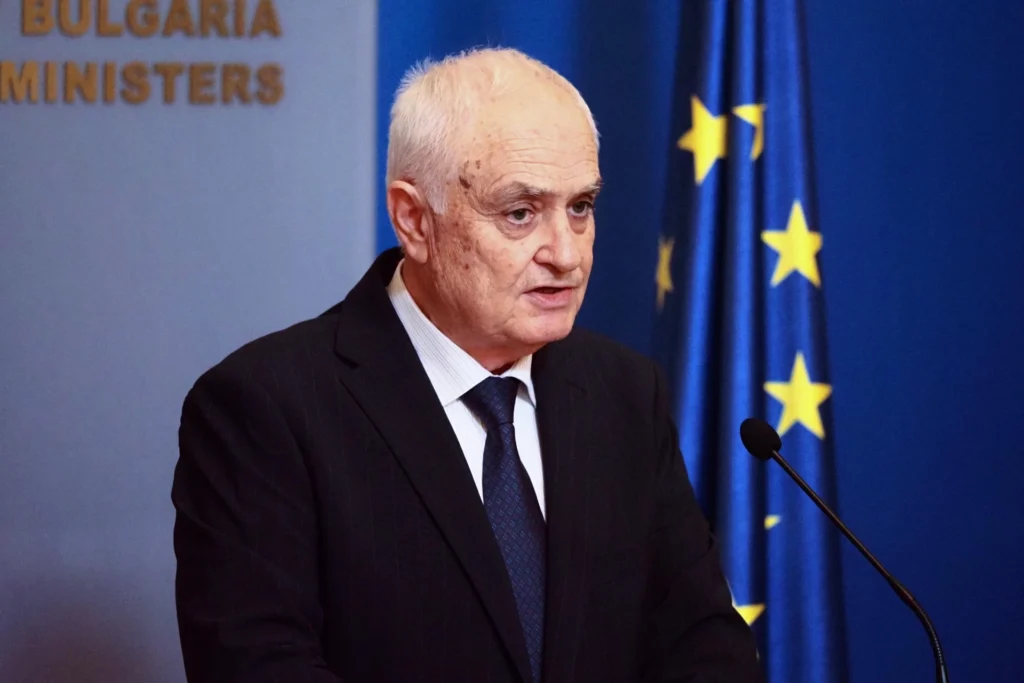 Запрянов: Засилена е ПВО защитата, България остава извън операции в Близкия изток