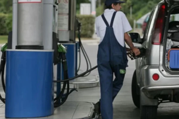 Специалисти предупреждават: скъпото гориво ще оскъпи и храните