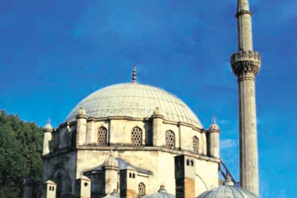 Мюсюлманите празнуват Рамазан байрам – време за прошка и съпричастност.