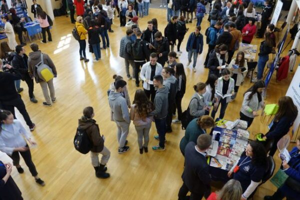 Кандидатстудентска борса – Варна 2026: Възможности за бъдещите студенти.