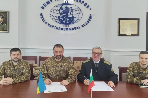 Морското училище във Варна подписа партньорство с украински военен институт