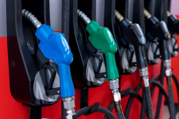 Близкоизточното напрежение може да оскъпи горивата в България