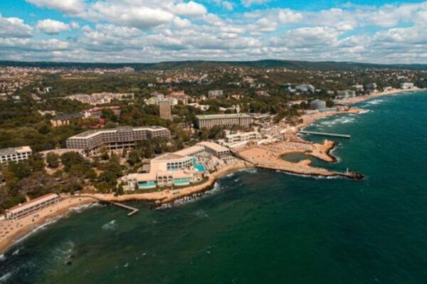 Великден с ниска заетост: хотелите край Варна едва наполовина пълни