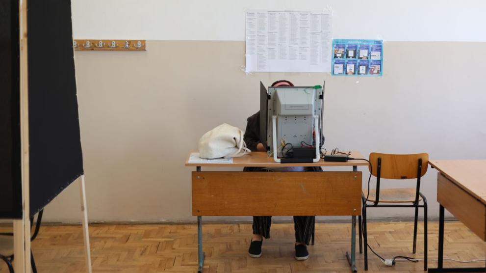 ЦИК: Паравани от предишни избори могат да се използват отново