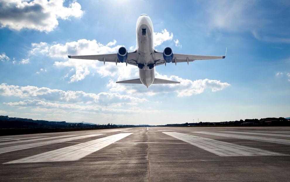 Израел отваря частично въздушното си пространство за изходящи полети