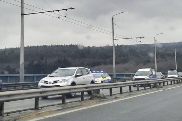 Сигнал на гражданин спаси мъж от риск на Аспаруховия мост