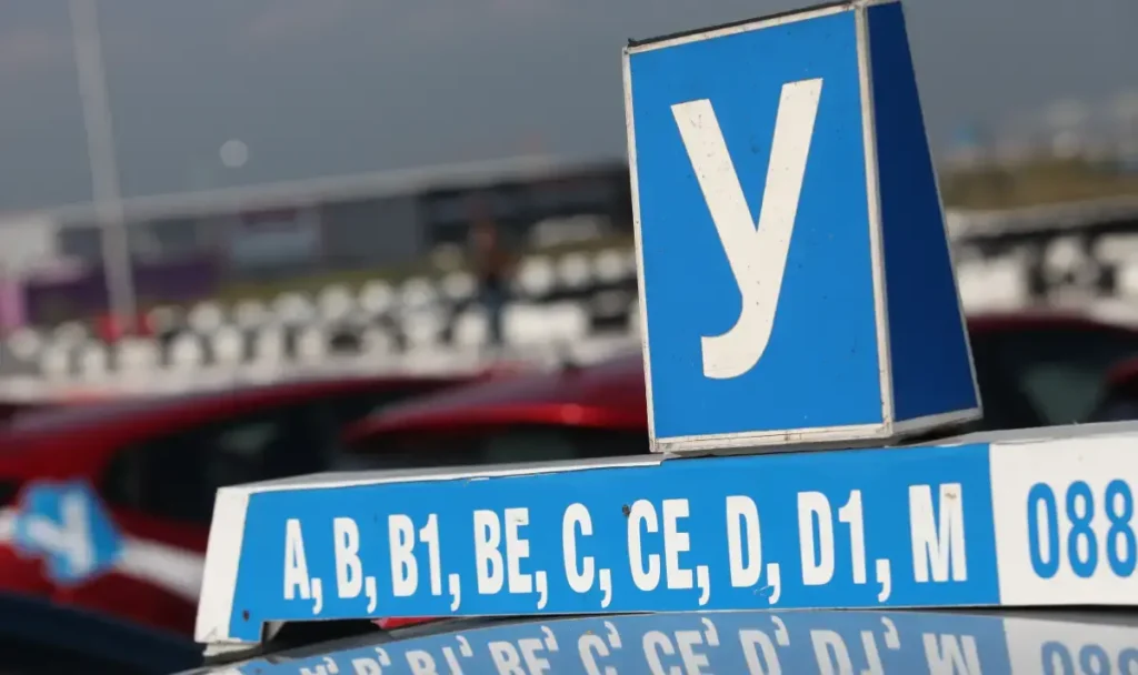 Автошколите предупреждават: горивата може да вдигнат курсовете до 1000 евро