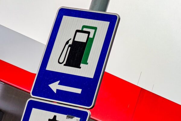 За 24 часа: над 1300 души подадоха документи за помощ за гориво