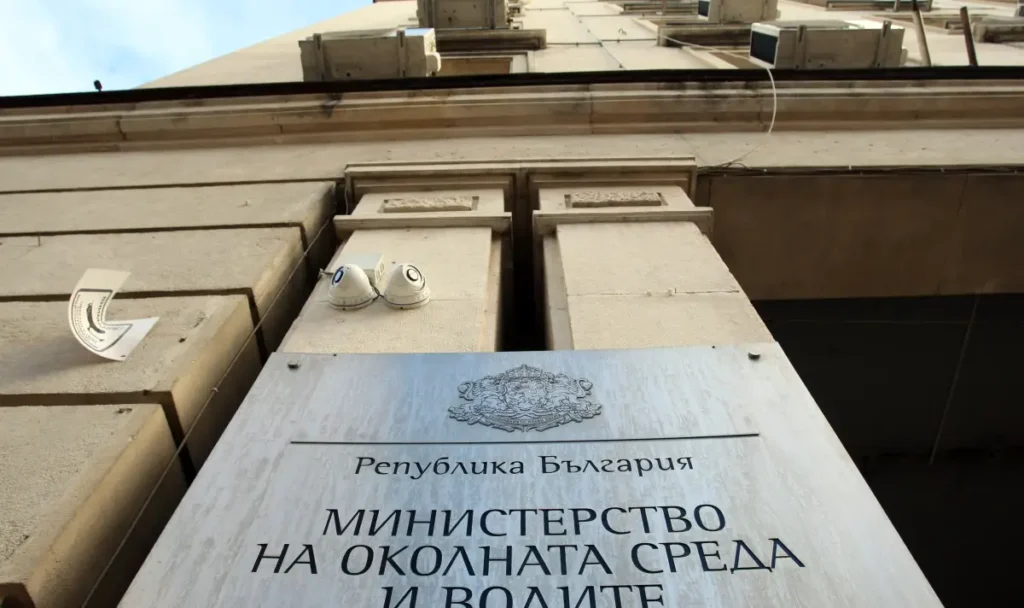 МОСВ разпореди проверки и почистване на замърсени терени преди пролетното снеготопене