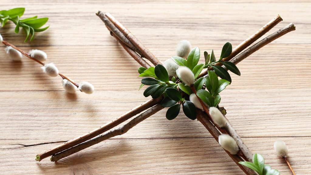 Почит към Свещеномъчениците Херсонски епископи: История, вяра и народни обичаи.