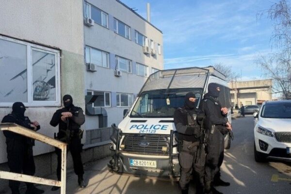 Международна операция разкри фабрика за менте лекарства в България