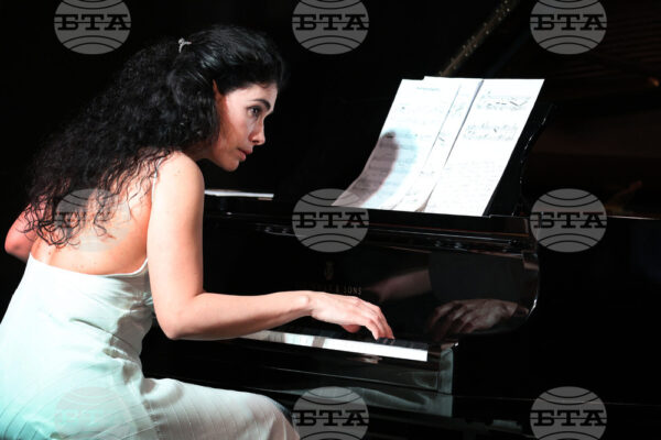 Пролетен салон на изкуствата във Варна стартира с камерен концерт и богата програма до 26 април.