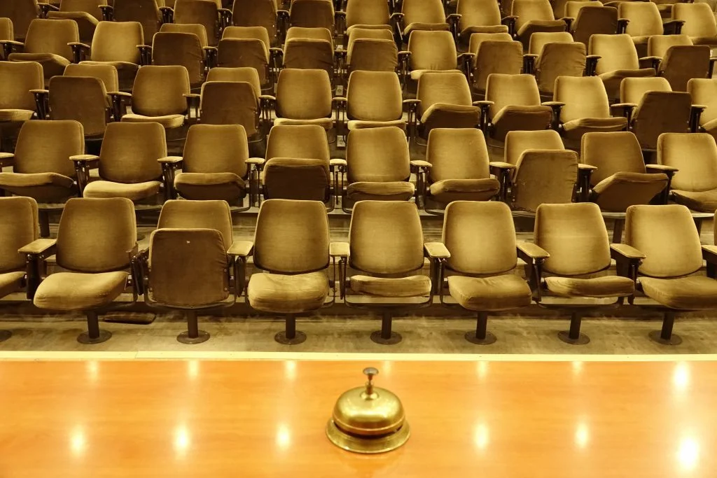 Модернизация на „Пленарна“: нова визия за ключовата зала във Варна