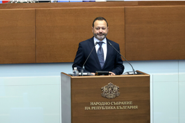 Нов служебен министър на регионалното развитие встъпи в длъжност