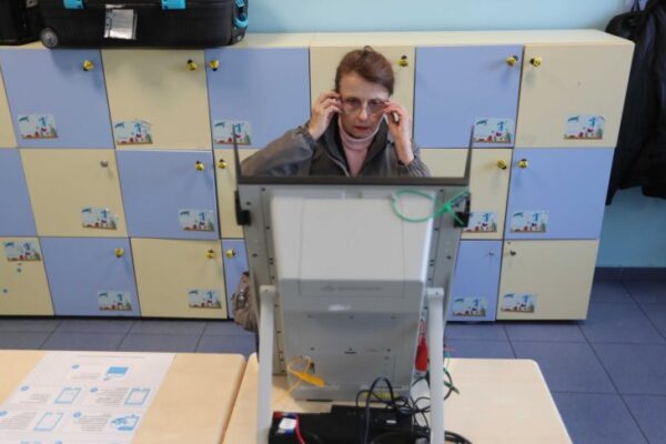 ЦИК финализира обработката на протоколите след сложен изборен ден.