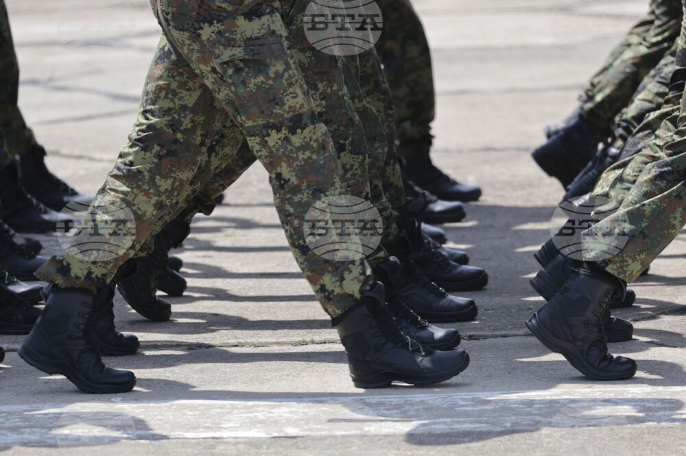 Армията с по-малко недостиг на кадри, но с нужда от повече инвестиции.