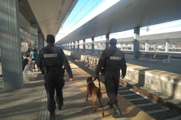 Жандармерията засилва мерките за сигурност в страната по време на празничните дни.