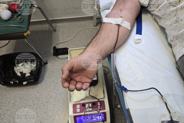 Дари кръв и запали свещичка за живот.