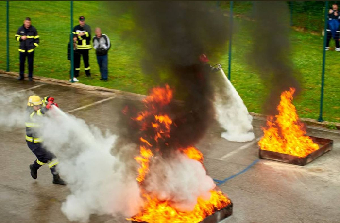 Нови работни места във Варна: набират пожарникари и спасители