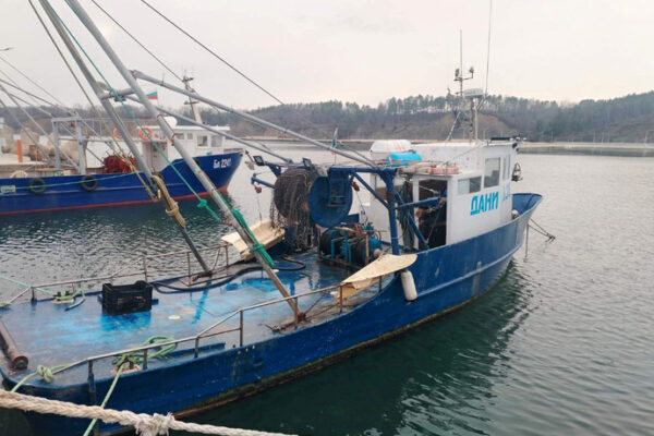 Скъпите горива правят риболова нерентабилен: Секторът търси помощ от ЕС