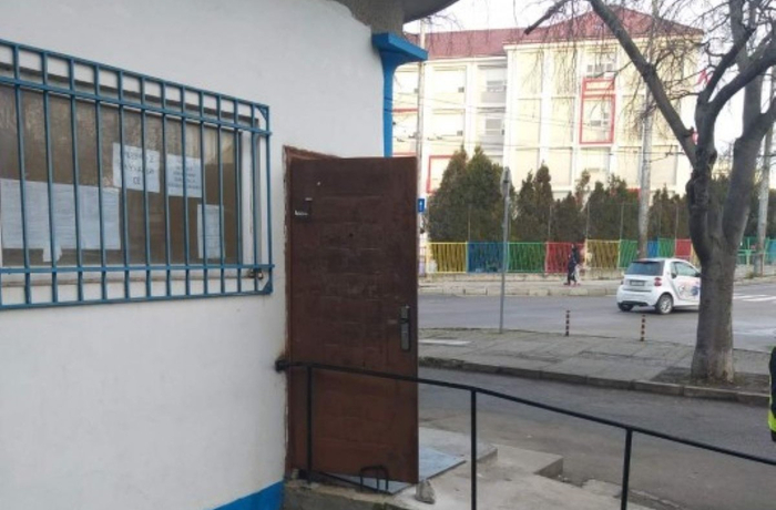 Внимание, ученици и студенти: изтичат карти за градския транспорт във Варна